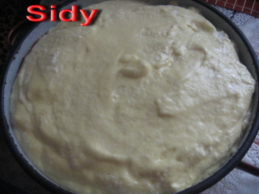 Tort de mere cu nuca si frisca