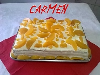 Tort cu blat de ciocolata si piersici