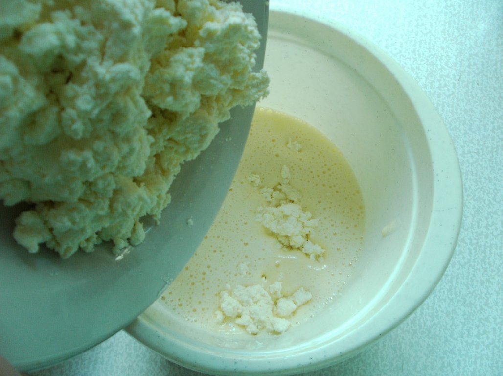 Brownie cu branza si visine