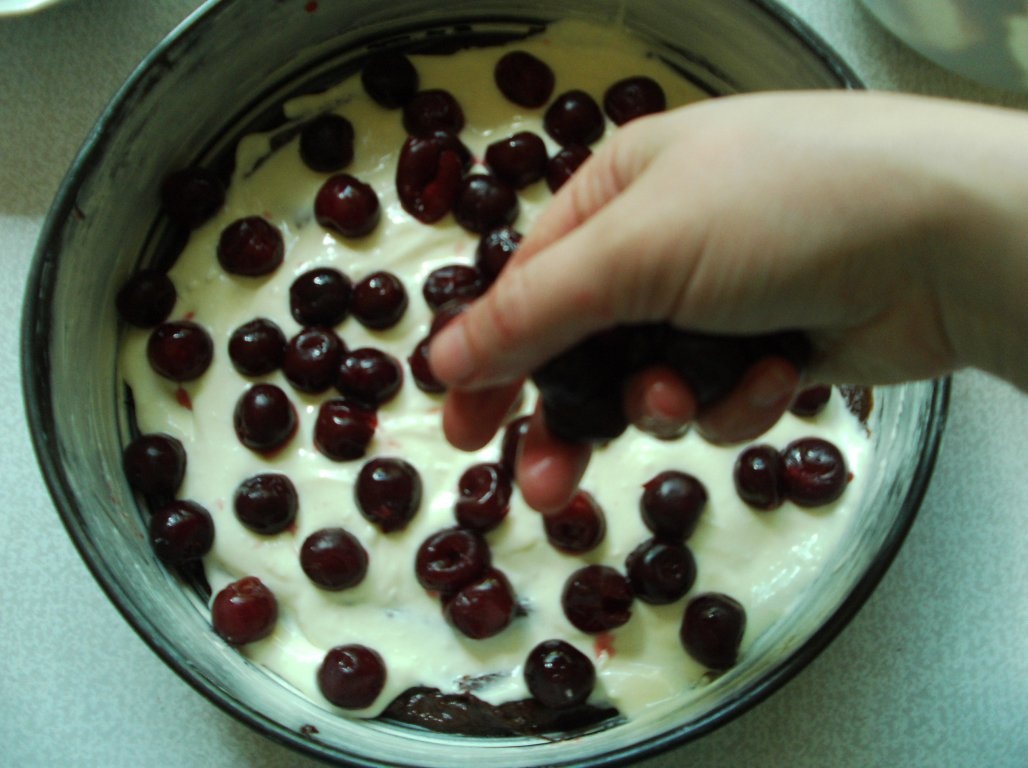 Brownie cu branza si visine