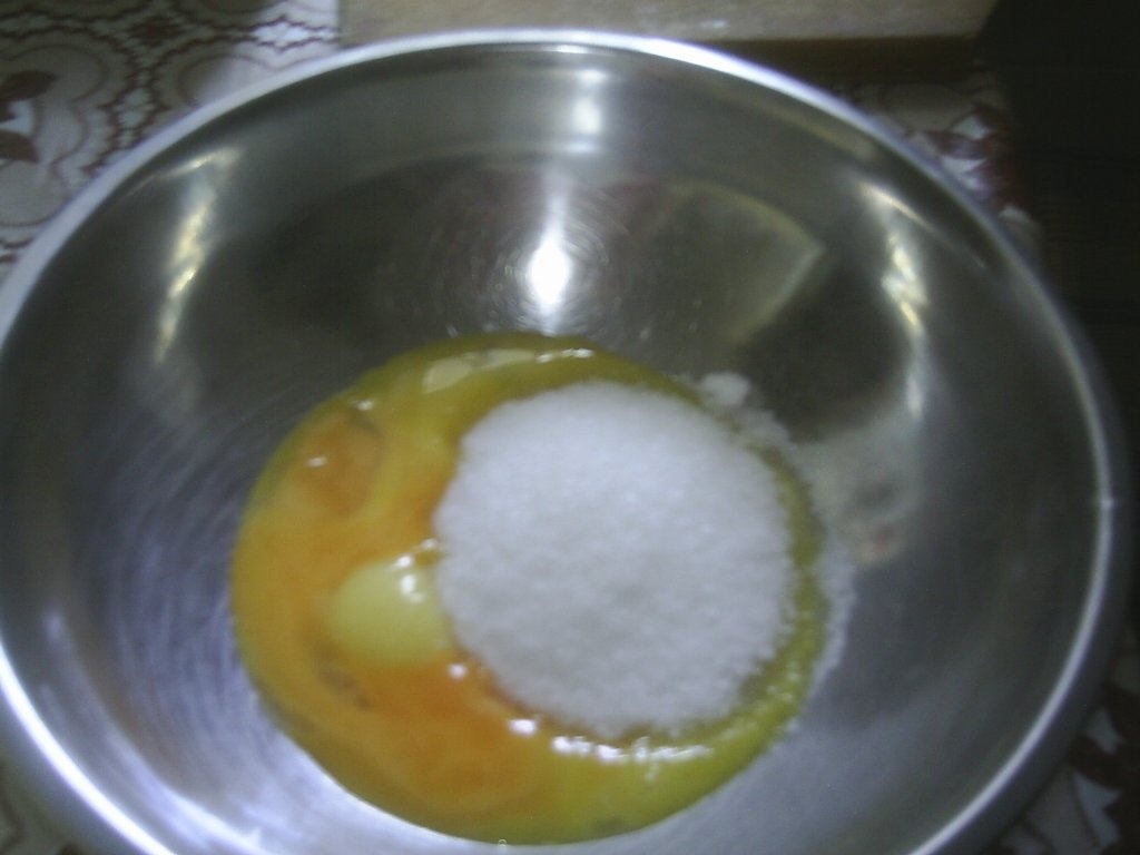 Prajitura cu spuma de zahar ars