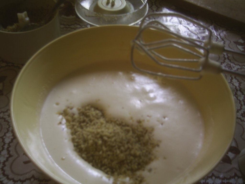 Prajitura cu spuma de zahar ars