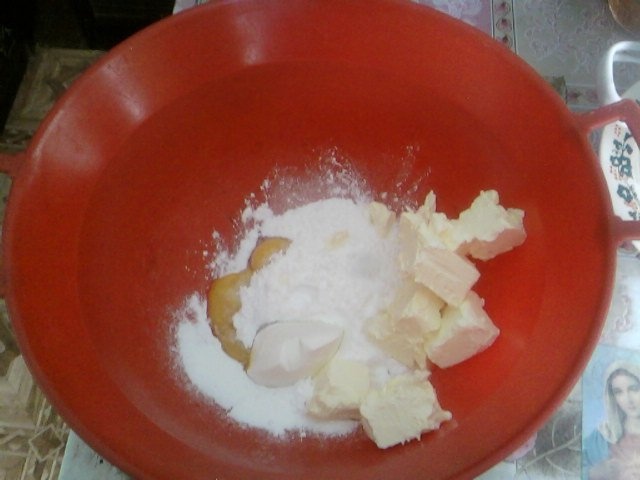 Prajitura cu piersici si bezea