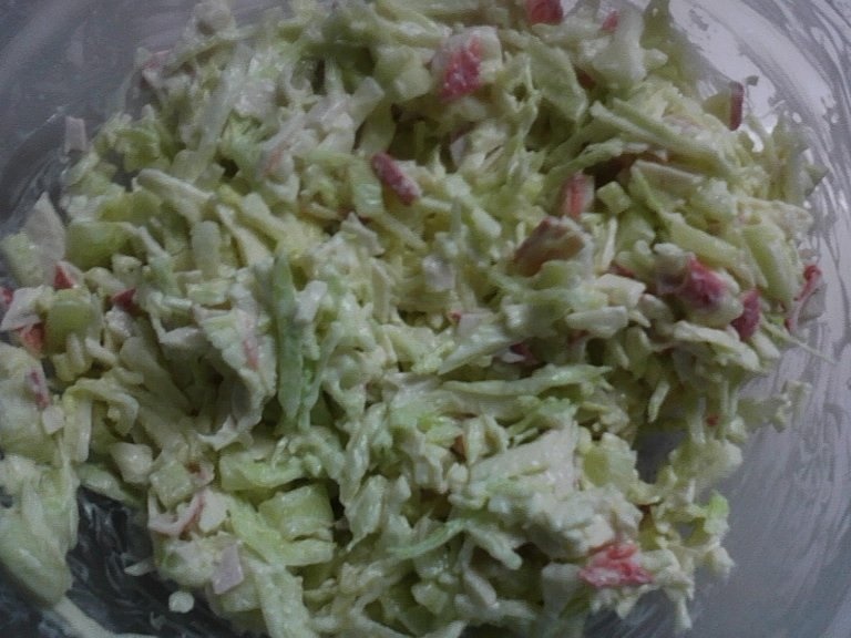 Salata de varza cu surimi