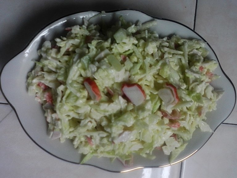 Salata de varza cu surimi