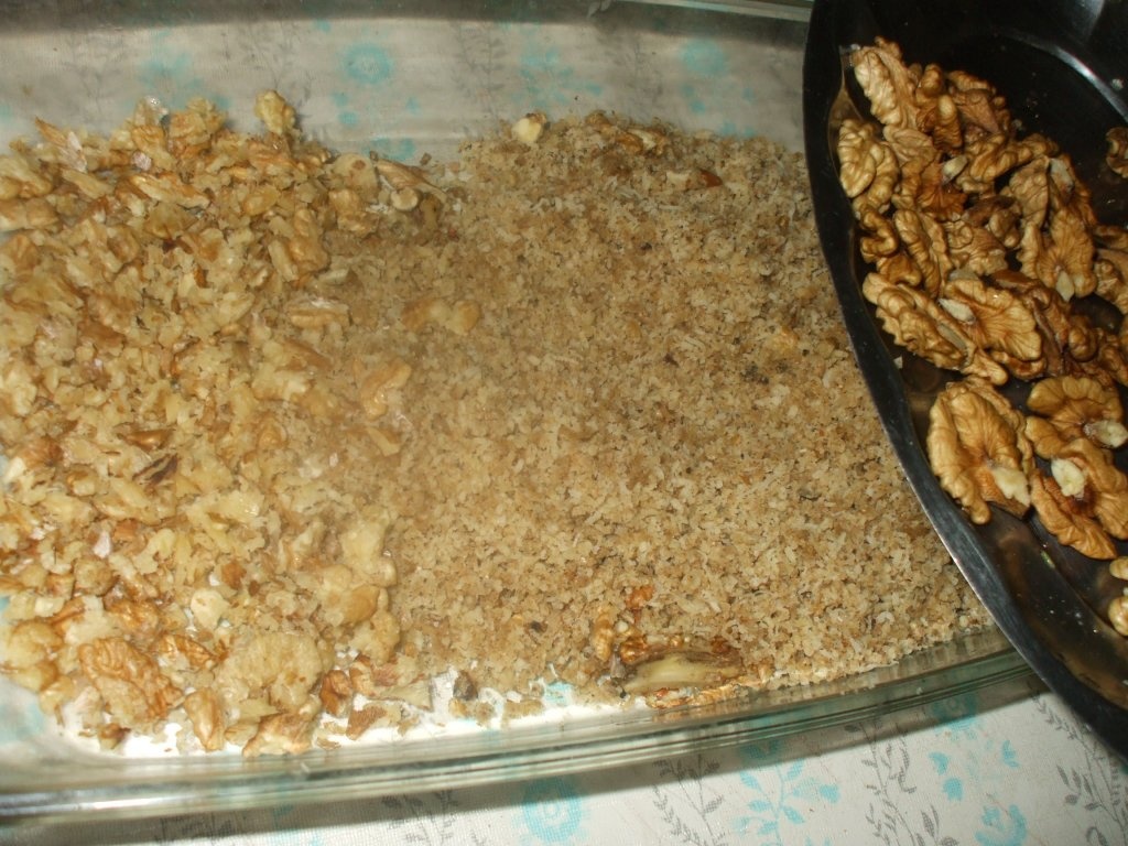 Placinta cu nuci (baclava/sarailie)