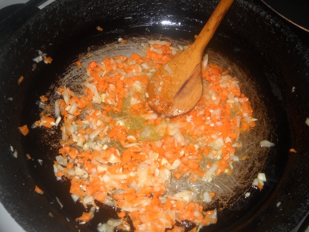 Spaghete cu chiftelute