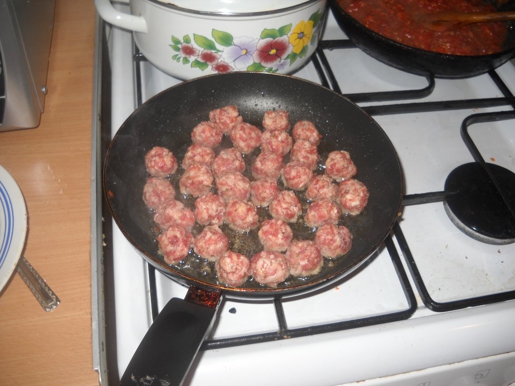 Spaghete cu chiftelute