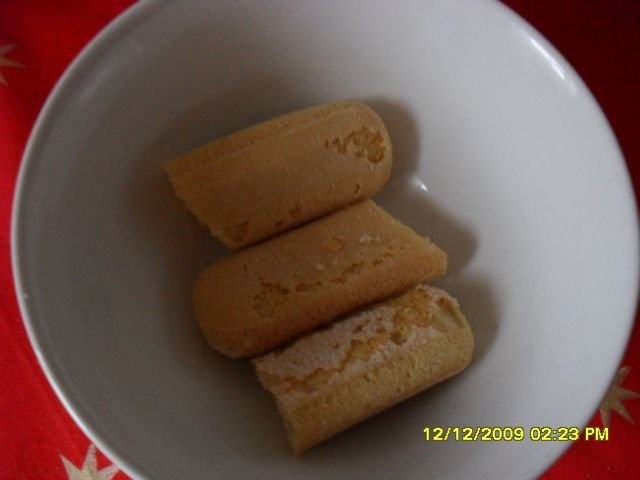 Sarlota cu piscoturi de sampanie