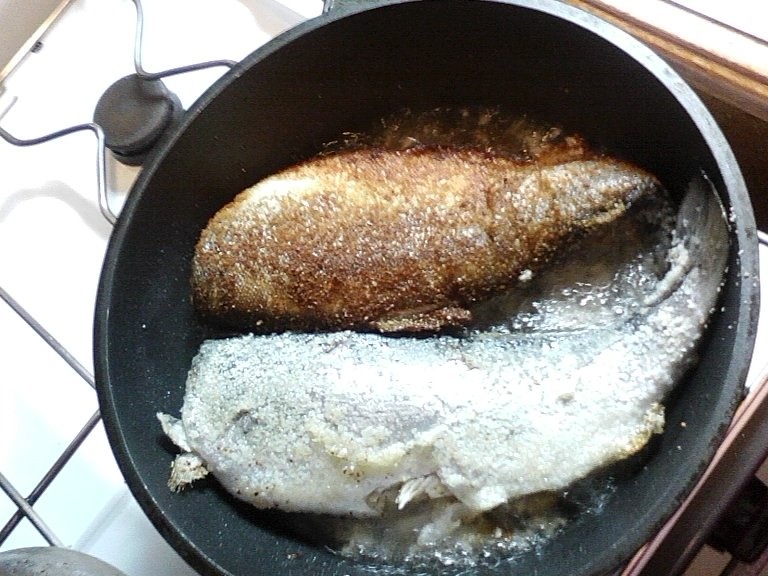 Pastrav in crusta de pesmet