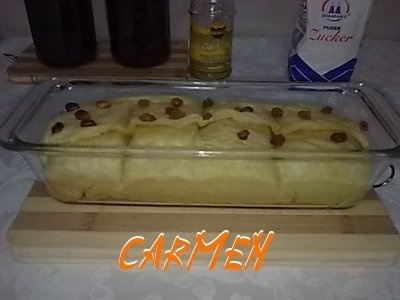 Placinta cu branza de vaci si stafide,in aluat fraged