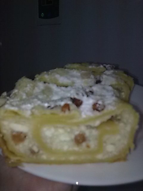 Placinta cu branza de vaci si stafide,in aluat fraged