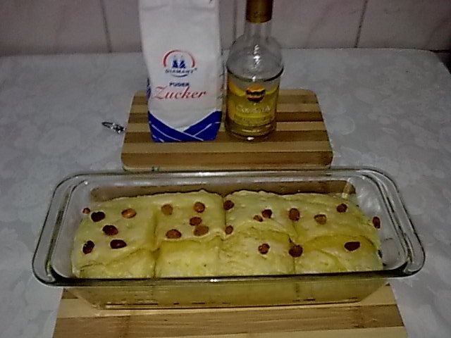 Placinta cu branza de vaci si stafide,in aluat fraged