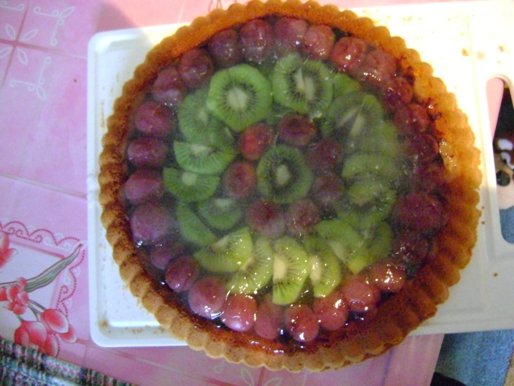 Tarta cu kiwi si struguri