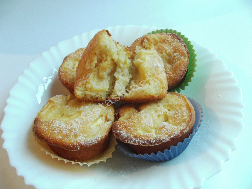 Briose super pufoase cu mere