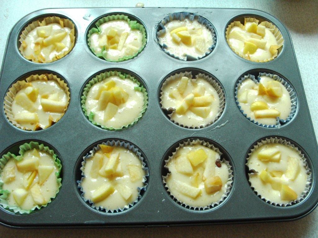 Briose super pufoase cu mere