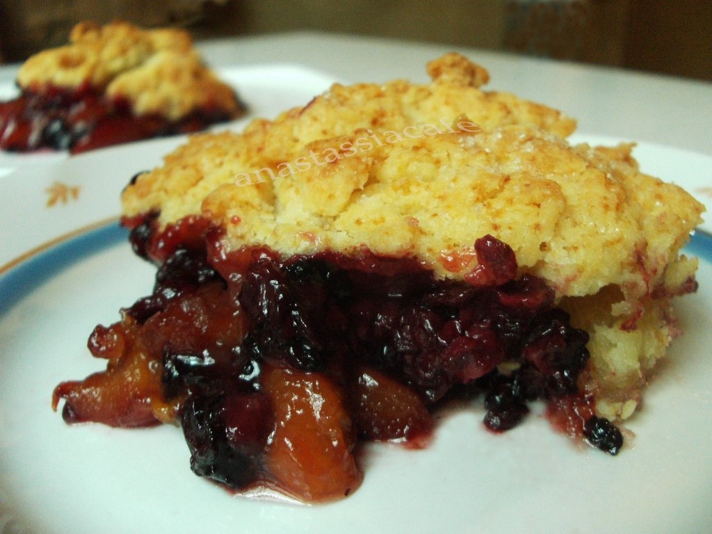 Cobbler din piersici si mure