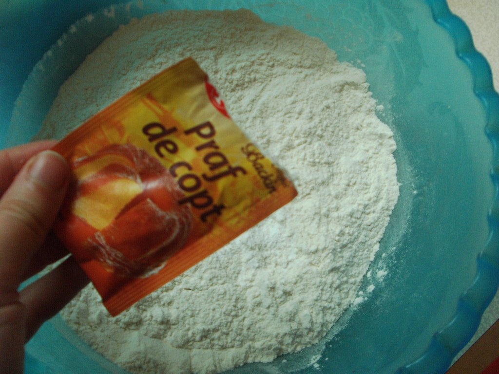 Cobbler din piersici si mure