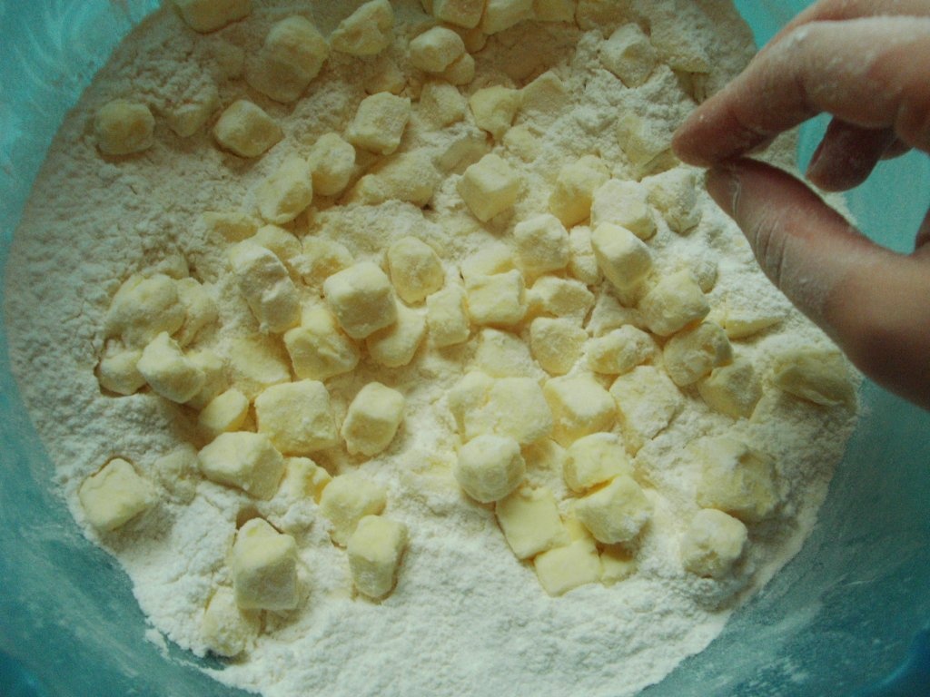 Cobbler din piersici si mure