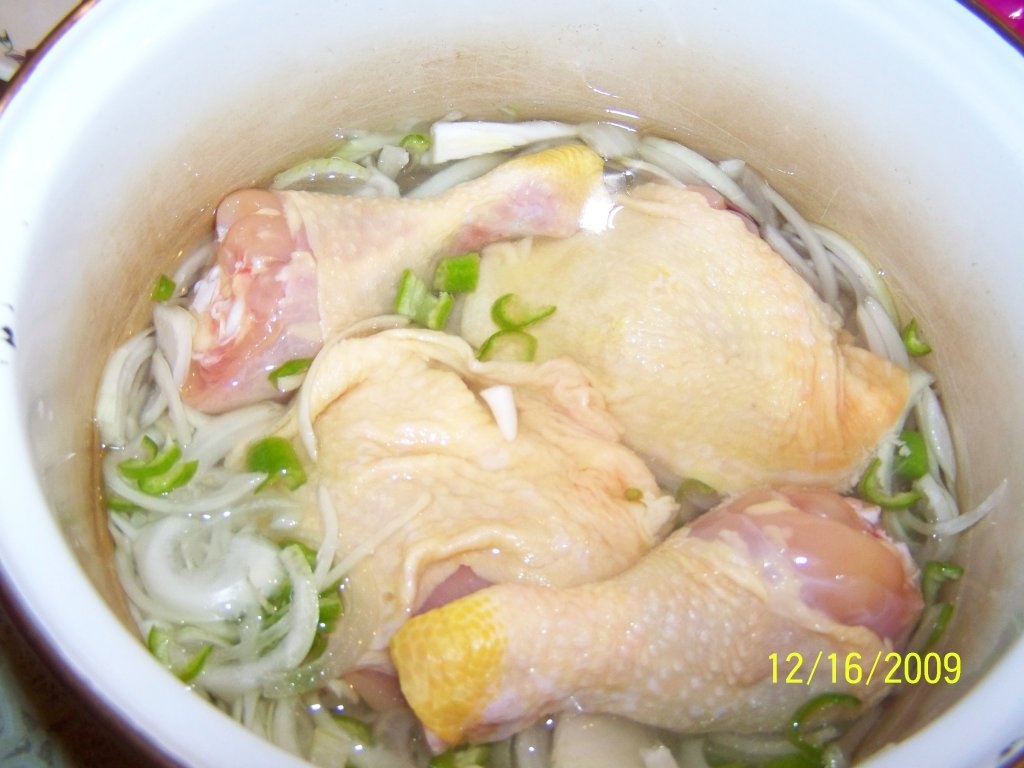 Pui cu sos de rosi si usturoi