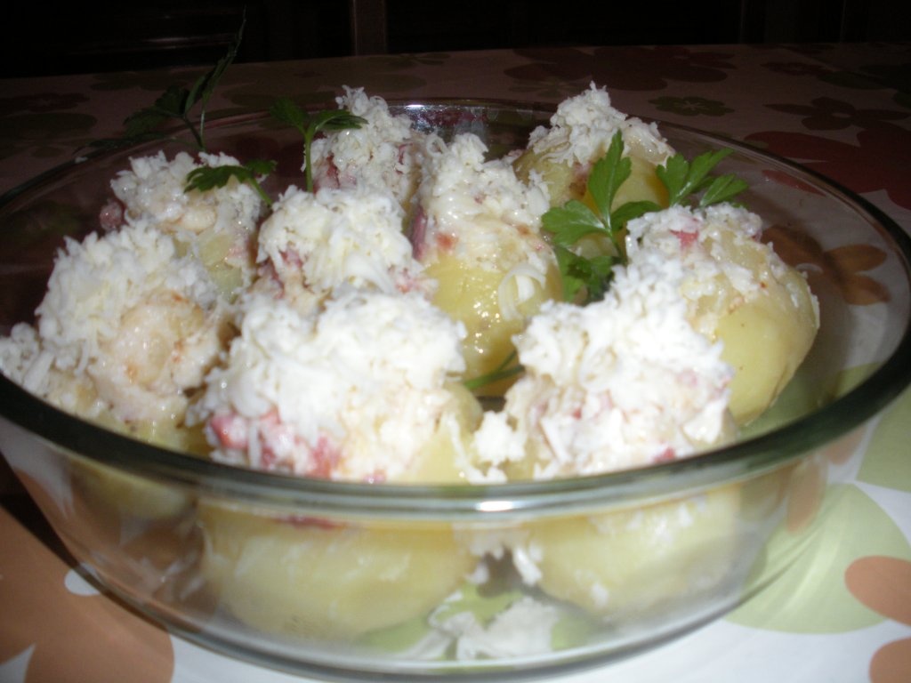 Cartofi umpluti si gratinati