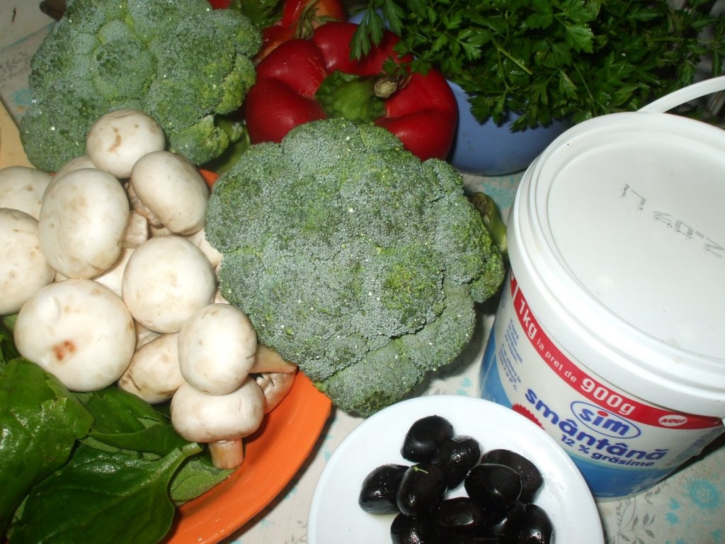 Ciuperci cu broccoli si masline
