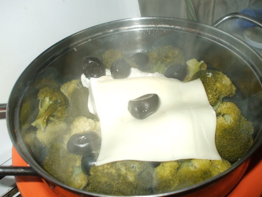 Ciuperci cu broccoli si masline