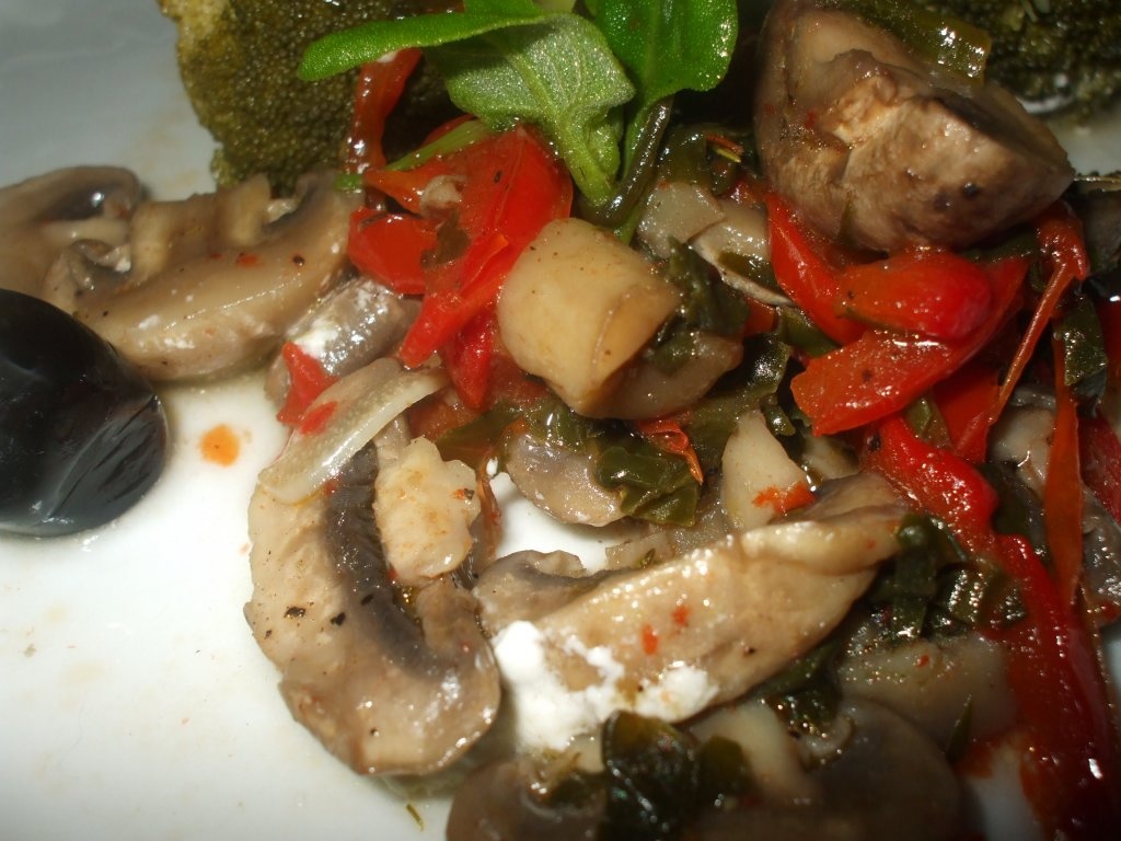 Ciuperci cu broccoli si masline