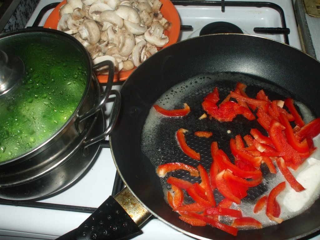 Omleta cu ciuperci si ardei