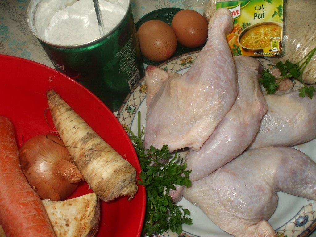 Pui pane cu pesmet si garnitura de spanac picant