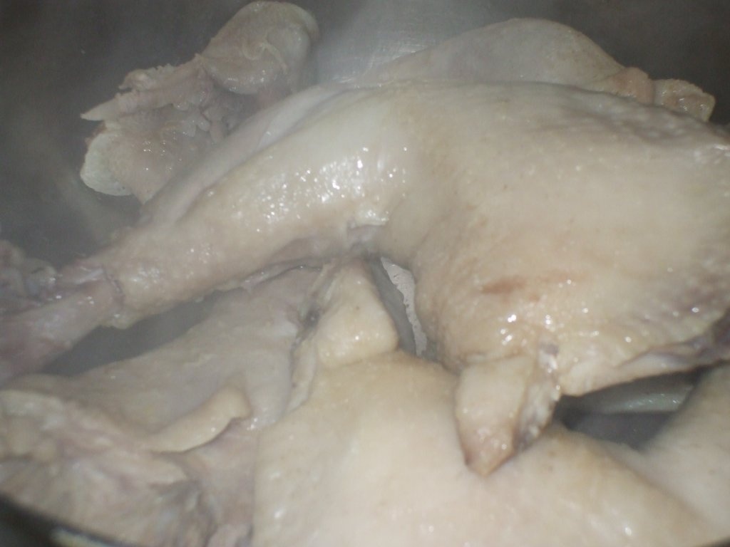 Pui pane cu pesmet si garnitura de spanac picant