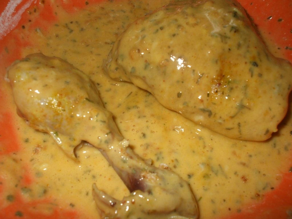 Pui pane cu pesmet si garnitura de spanac picant