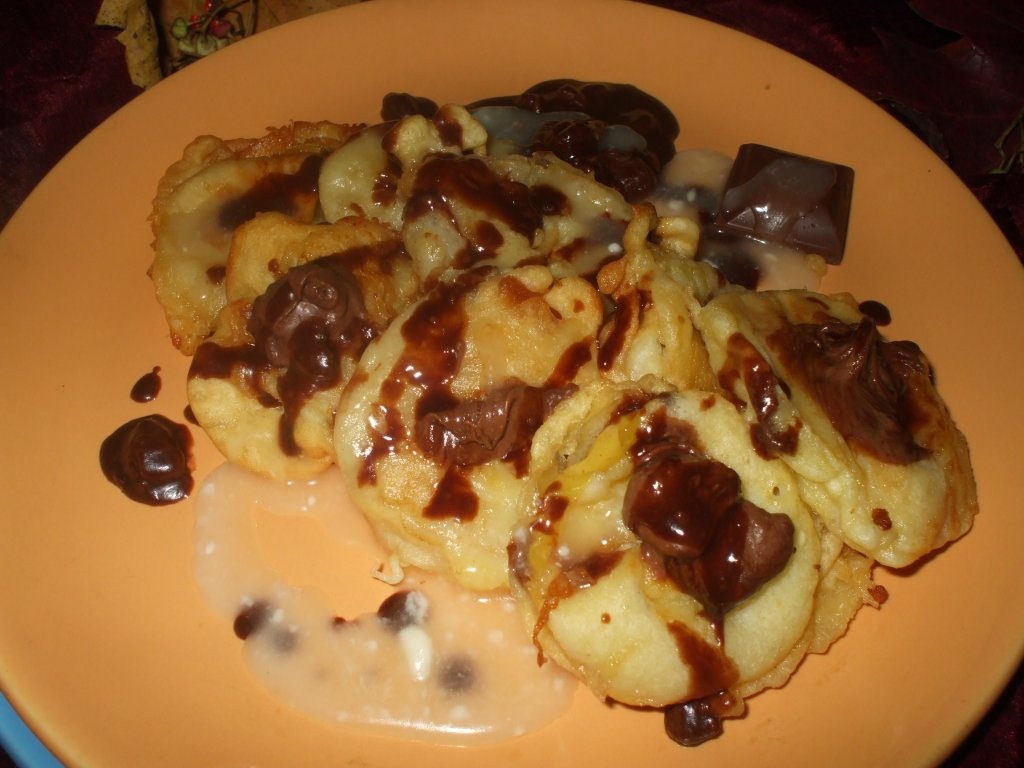 Mere in aluat, cu ciocolata