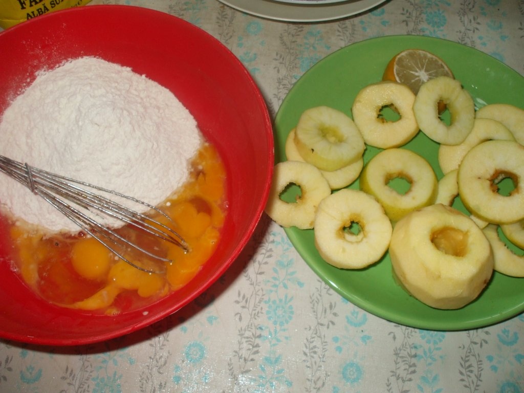 Mere in aluat, cu ciocolata