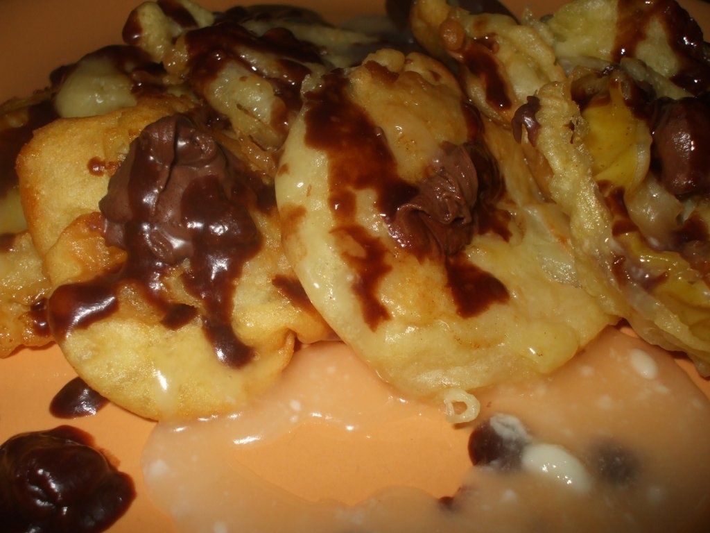 Mere in aluat, cu ciocolata