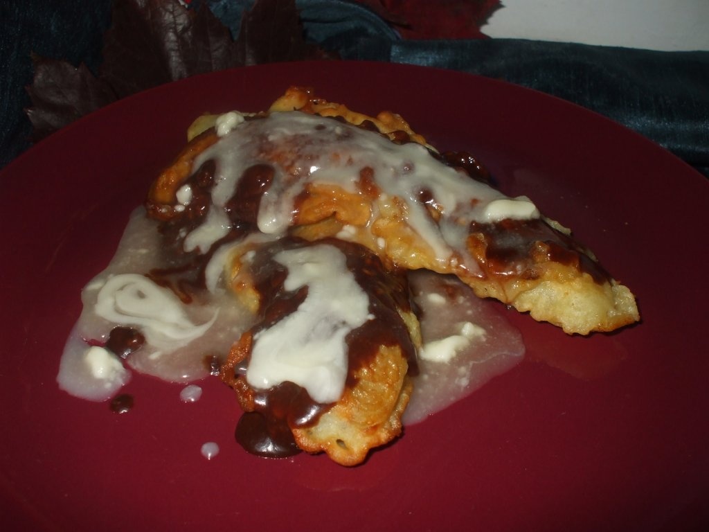 Banane in aluat, cu ciocolata alba-neagra