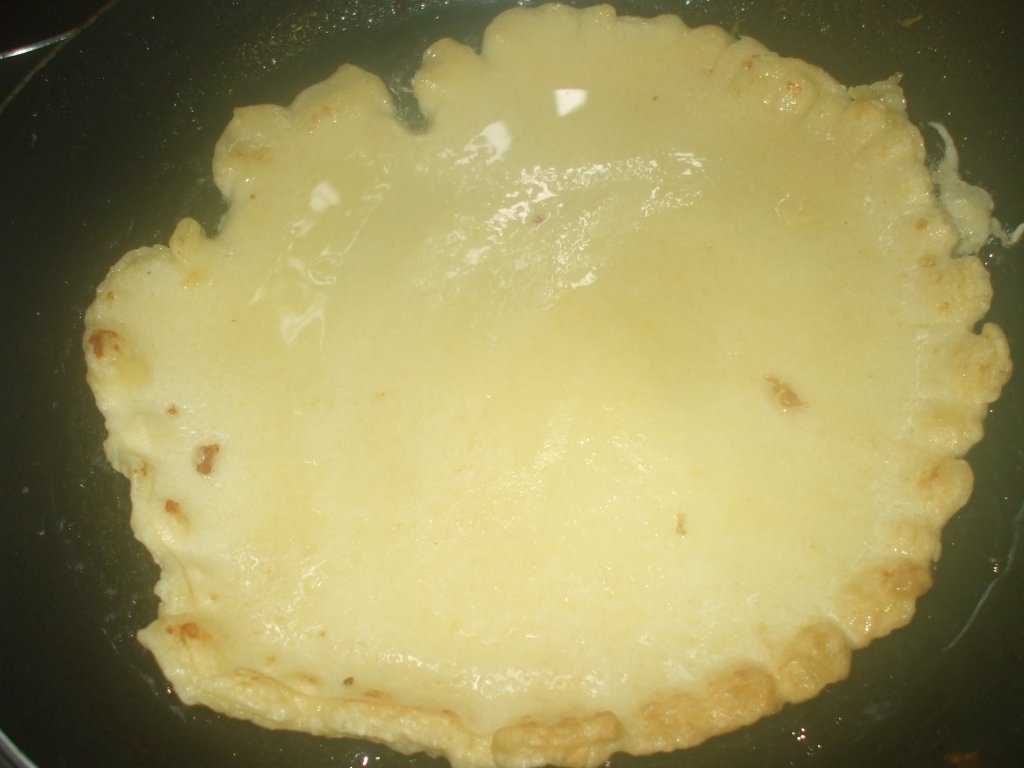 Banane in aluat, cu ciocolata alba-neagra