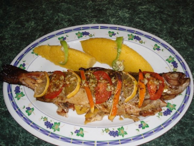 Pastrav cu anchois si lamaie