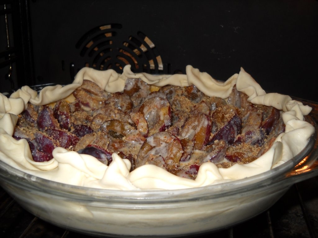 Tarta cu prune cu aluat de foitaj