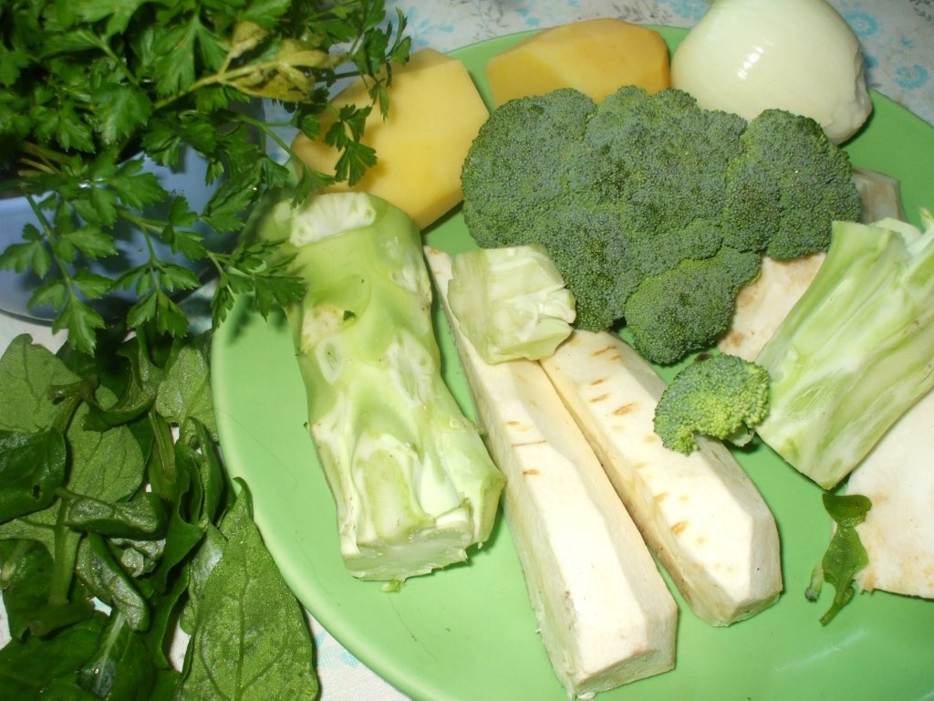 Supa crema de broccoli si spanac (supa verde)