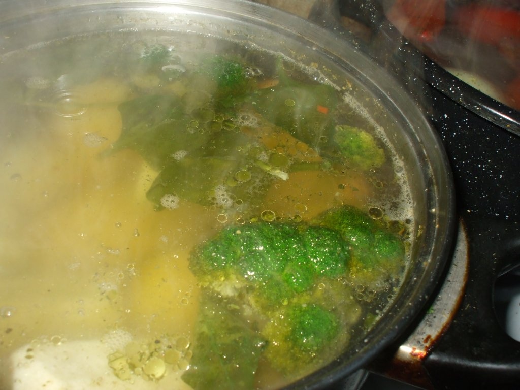 Supa crema de broccoli si spanac (supa verde)