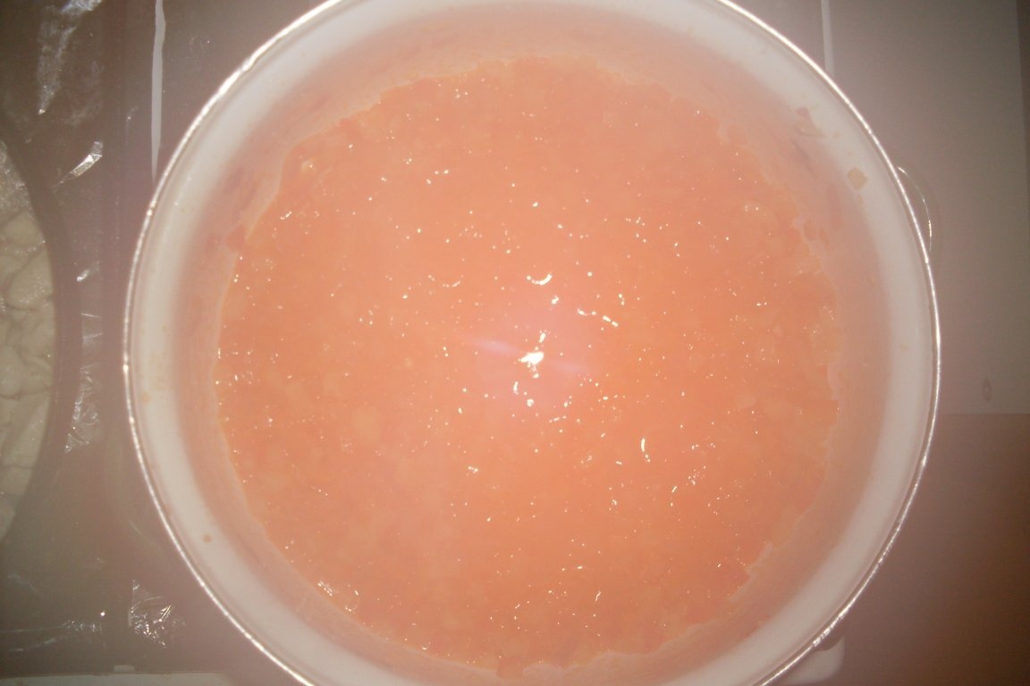 Pui rumenit cu legume si sos de smantana