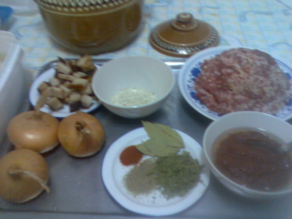 Sarmalute dobrogene in oala de lut