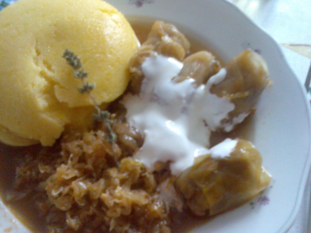 Sarmalute dobrogene in oala de lut