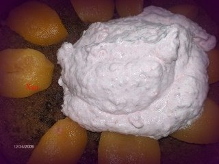 Tort cu capsuni si piersici