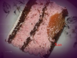 Tort cu capsuni si piersici