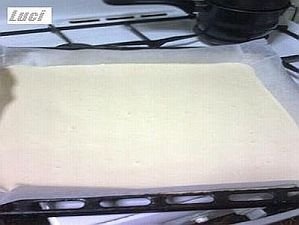 Rulada cu crema diplomat de cacao