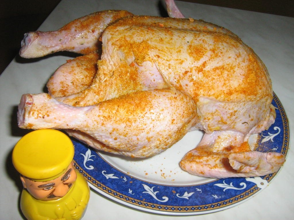 Pui pe sticla cu cartofi si mujdei