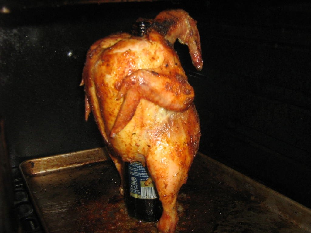 Pui pe sticla cu cartofi si mujdei