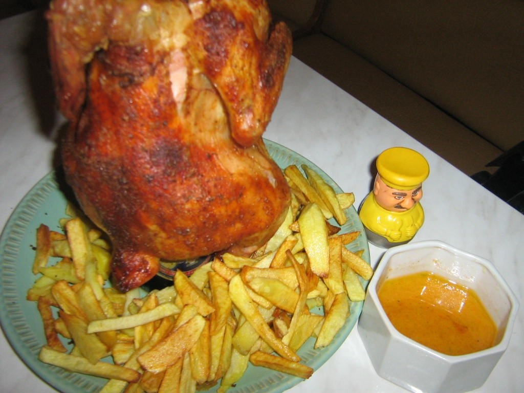 Pui pe sticla cu cartofi si mujdei